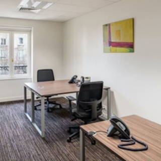 Bureau privé 16 m² 4 postes Coworking Rue du Faubourg Saint-Honoré Paris 75008 - photo 1